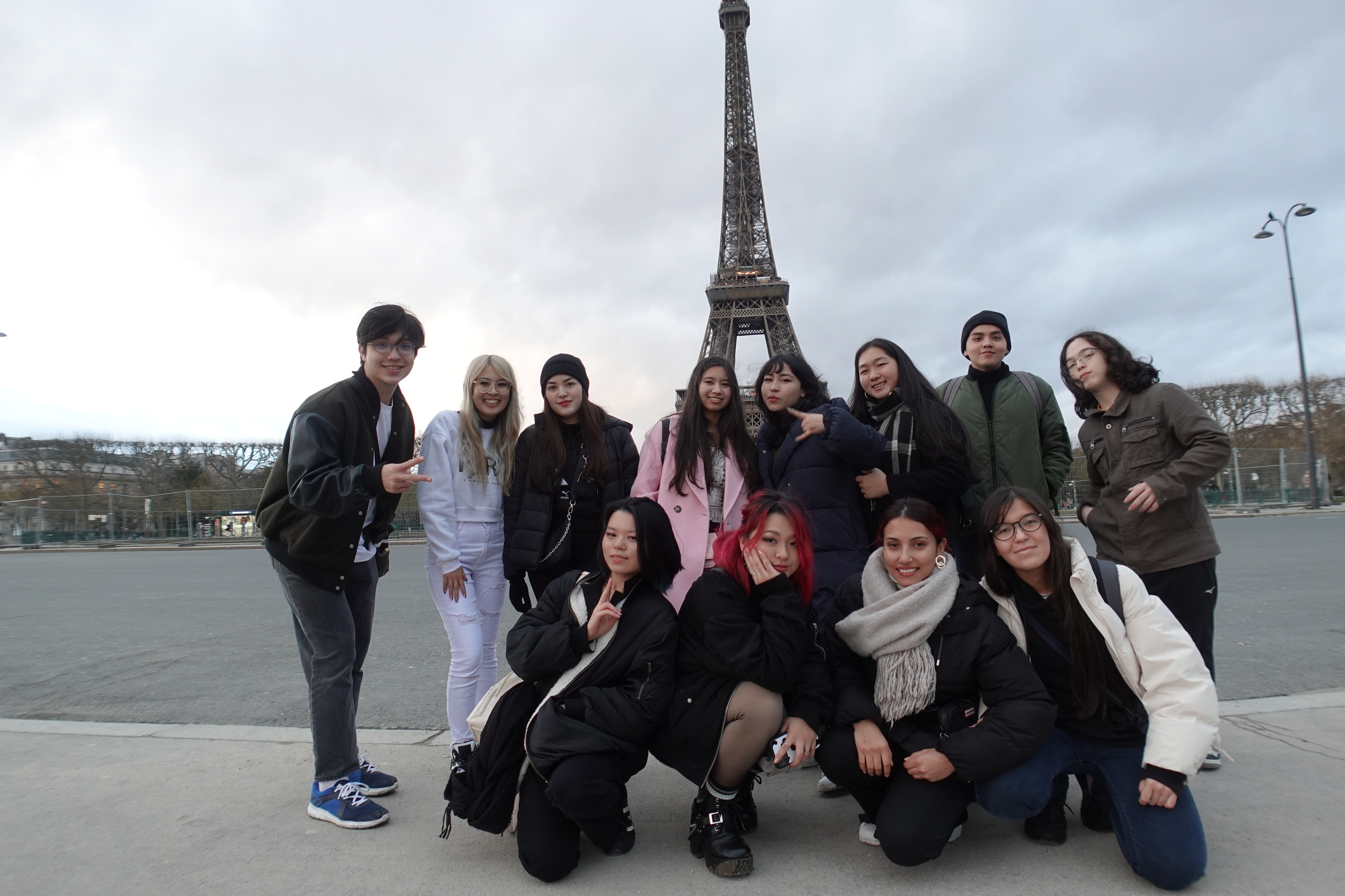 Registro de viagem em Paris com a Torre Eiffel